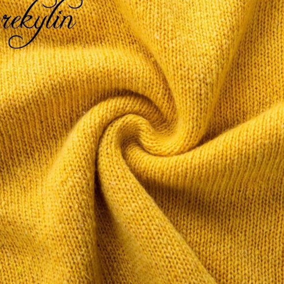 Soft Oversized Loose Fitting V-neck Knit Sweater - Picture 3 of 7